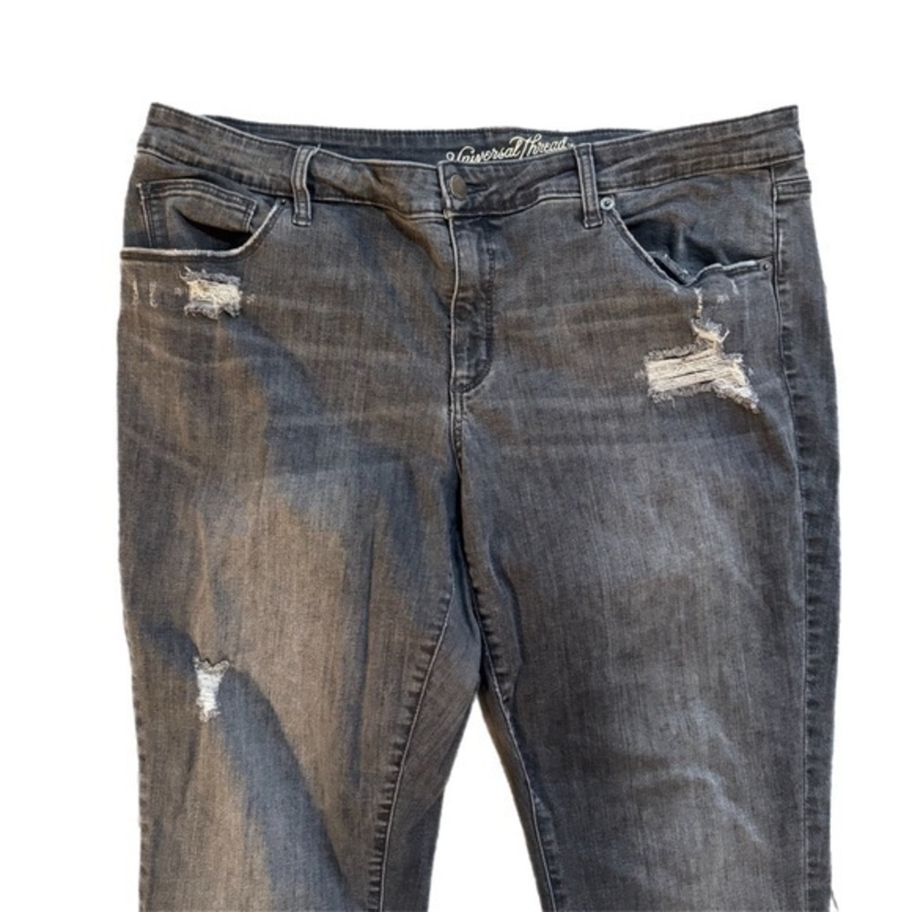 Universal Gray Jeans with Distressed Design Raw Hem